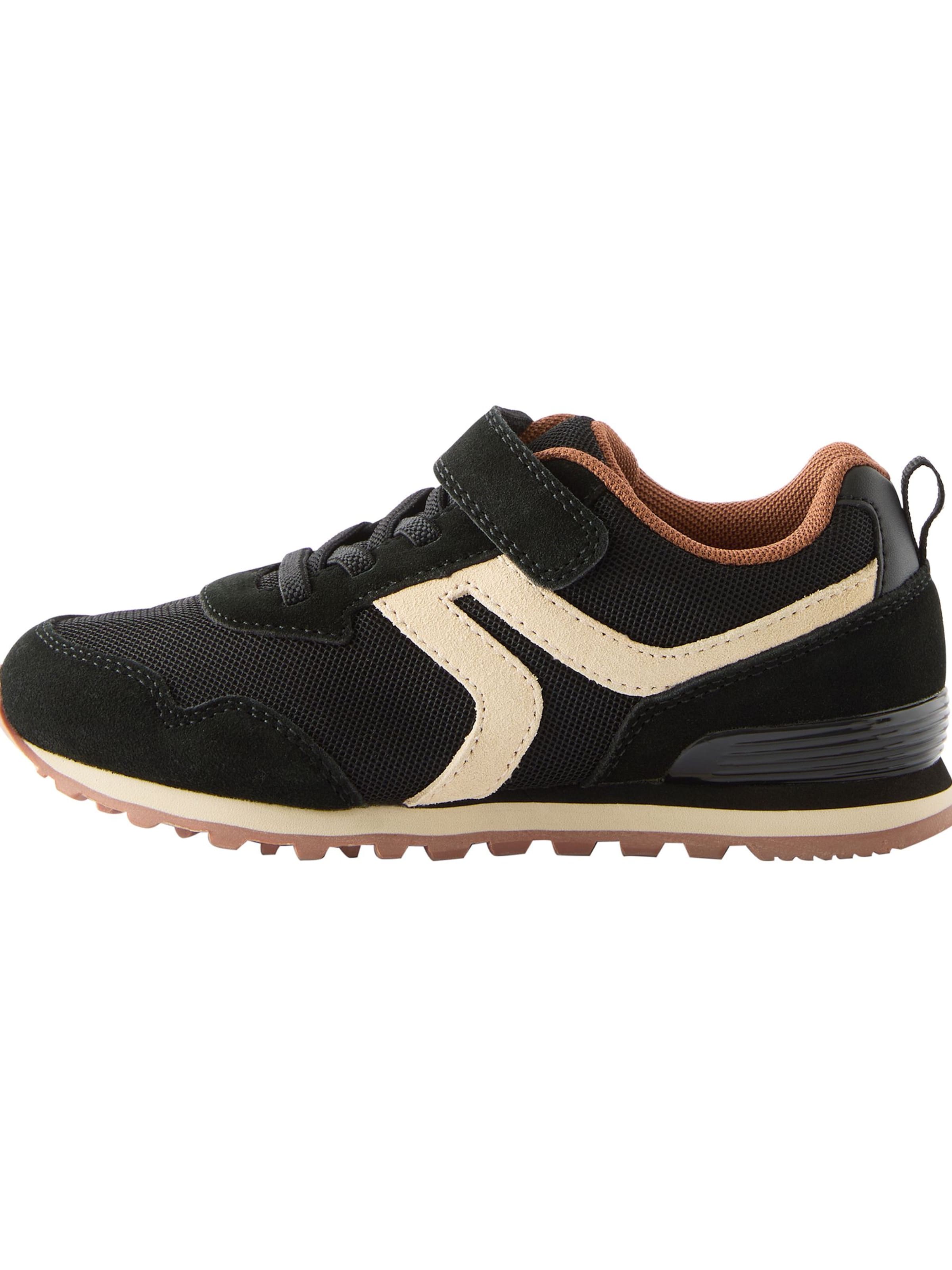 Next Ketsid, värv must: eest vaates