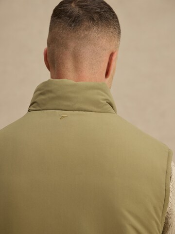 DAN FOX APPAREL Vest 'Kuzey' in Green