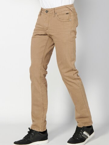 KOROSHI Regular Jeans i brun