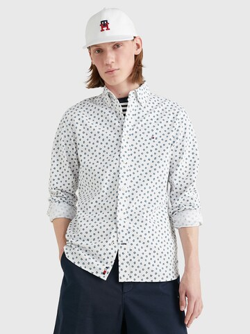 Regular fit Camicia di TOMMY HILFIGER in bianco: frontale