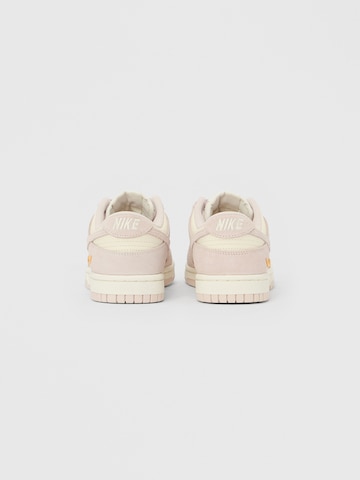 Sneaker bassa 'Dunk Low SE' di Nike Sportswear in beige