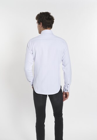 Coupe regular Chemise 'MAXIMILLIAN' DENIM CULTURE en blanc