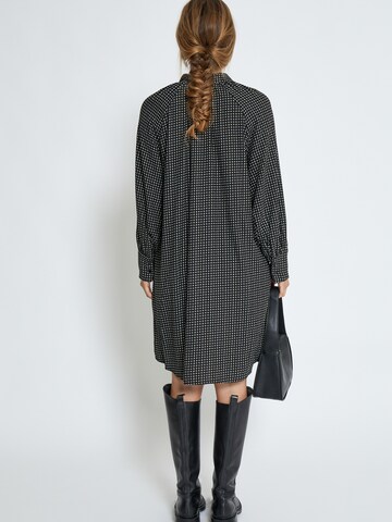 Peppercorn Košilové šaty 'Paris' – černá