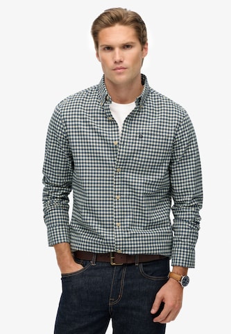 Coupe regular Chemise Superdry en beige : devant