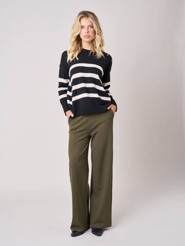 Deeluxe Sweater in Black
