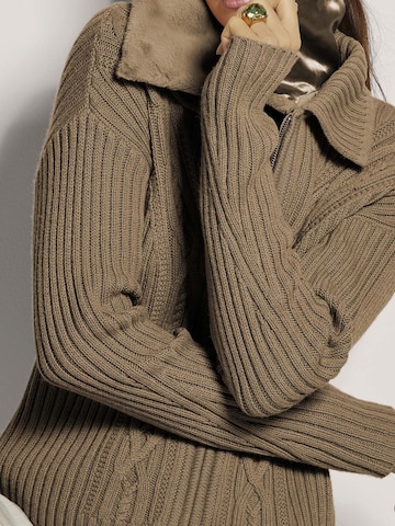 MADELEINE Gebreid vest in Bruin