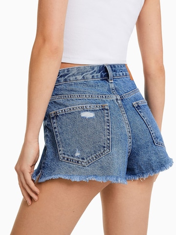 Bershka Regular Shorts in Blau