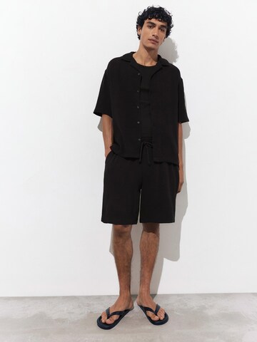 Pull&Bear Normální Kalhoty – černá