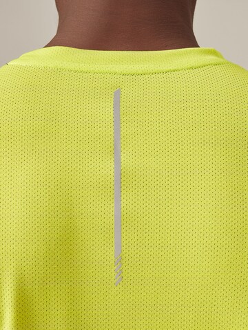 T-Shirt fonctionnel Next en jaune