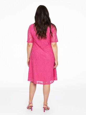 Robe Yoek en rose