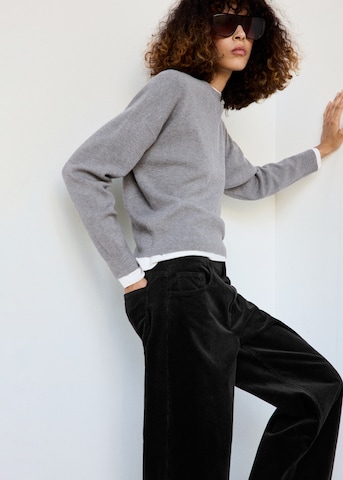 Loosefit Pantaloni 'Carmen' di MANGO in nero