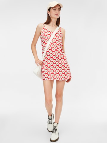 Trendyol Letní šaty – červená