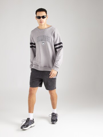 ELLESSE - Sweatshirt 'Vivar' em cinzento