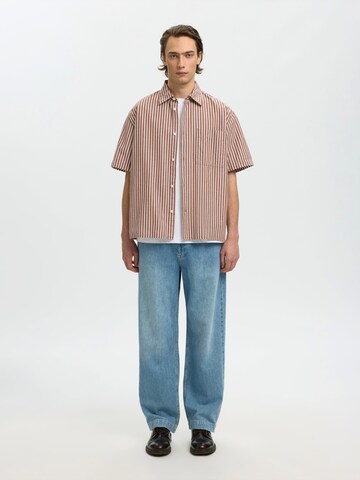 SELECTED Comfort Fit Paita 'SLHRLXSTUART' värissä ruskea