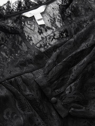 Robe Next en noir