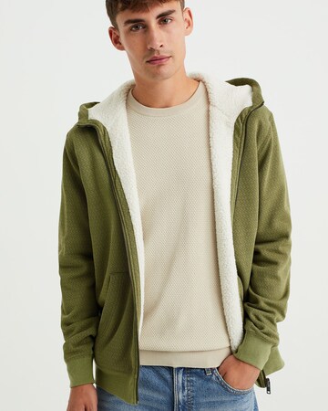 WE Fashion Strickjacke in Grün: Vorderseite