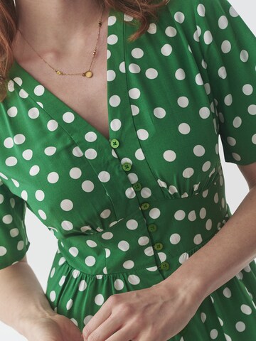 TATUUM - Vestido camisero 'Naela' en verde