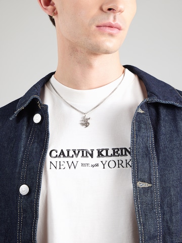 Calvin Klein Szabványos Póló - fehér