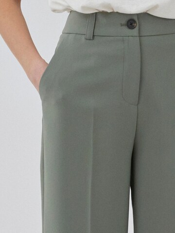 modström Wide leg Pleated Pants ' Gale ' in Green