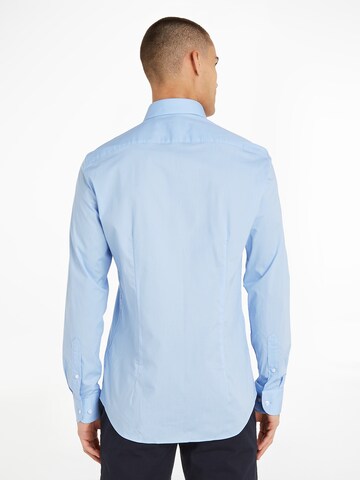 Coupe slim Chemise 'CORE' TOMMY HILFIGER en bleu : derrière