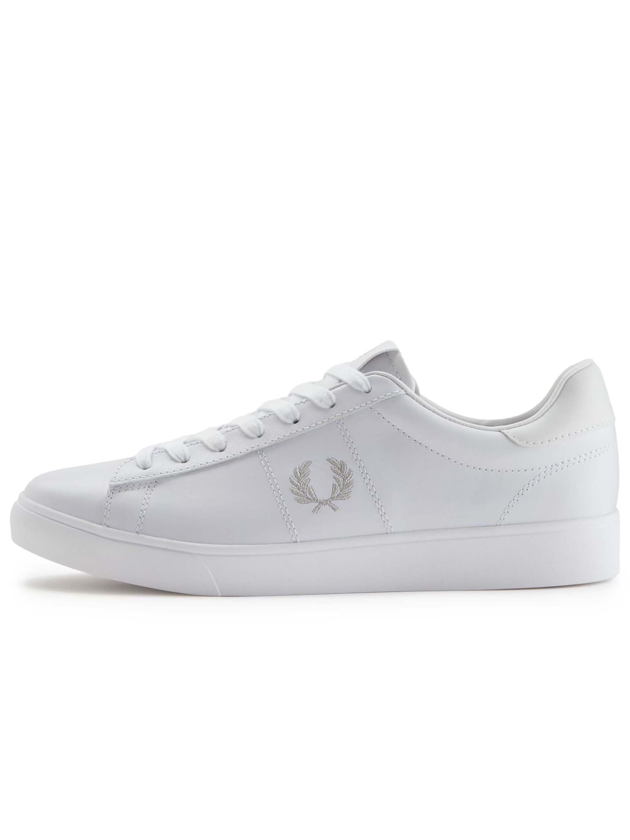 Fred Perry Platform trainers in White: front