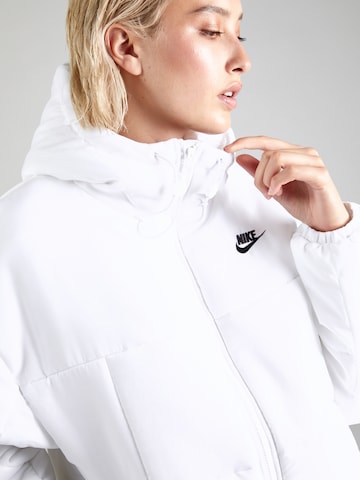 Nike Sportswear Χειμερινό παλτό σε λευκό