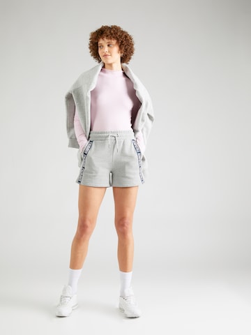 AÉROPOSTALE Regular Shorts in Grau