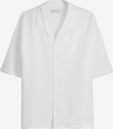 Bershka Regular fit Button Up Shirt in White: front