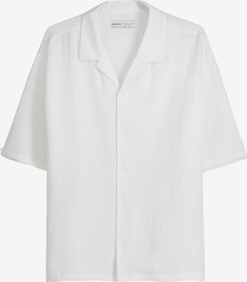 BershkaRegular Fit Košulja - bijela boja: prednji dio