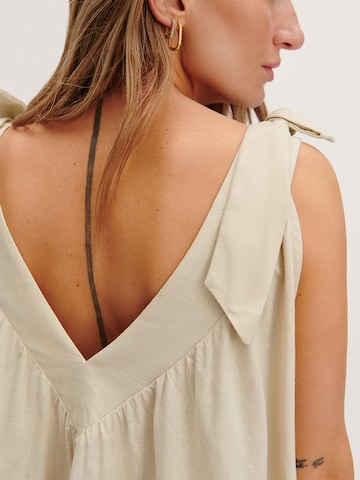 Robe Tatiana Zidekova en beige