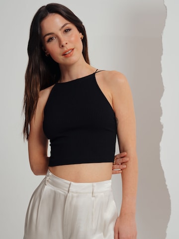 A LOT LESS - Top 'Sheila' en negro: frente