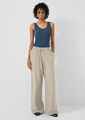 QS Wide leg Trousers in Beige: front