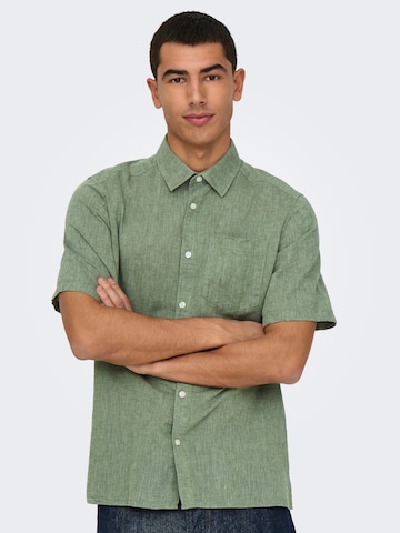 Fit confort Chemise 'ONSCAIDEN' Only & Sons en vert : devant