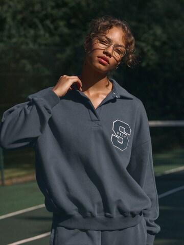 self. Sweatshirt in Blauw