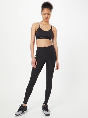 Skinny Pantaloni sportivi di Lapp the Brand in nero