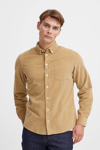 Casual Friday Regular fit Overhemd 'Anton' in Bruin: voorkant