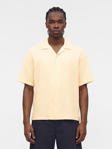 GAP Comfort fit Button Up Shirt in Beige: front