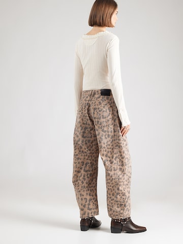 Baggy Jeans 'GOOD LUCK' di Free People in marrone