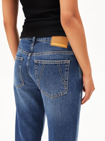 Regular Jean ARMEDANGELS en bleu : devant