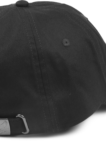 Lyle & Scott Cap in Black