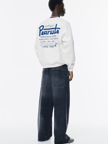 Pull&BearSweater majica 'PEANUTS' - bijela boja
