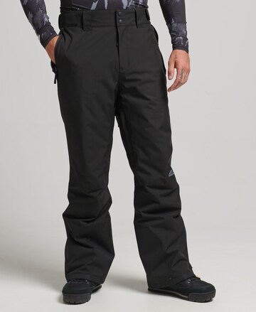 Superdry Snow Regular Sporthose in Schwarz: predná strana