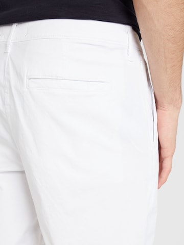 Regular Pantaloni eleganți de la HOLLISTER pe alb