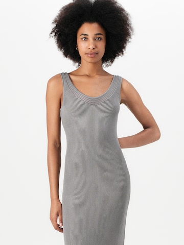 Abito in maglia di Calvin Klein Jeans in grigio