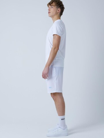 Regular Pantalon de sport 'Shorts' SPORTKIND en blanc