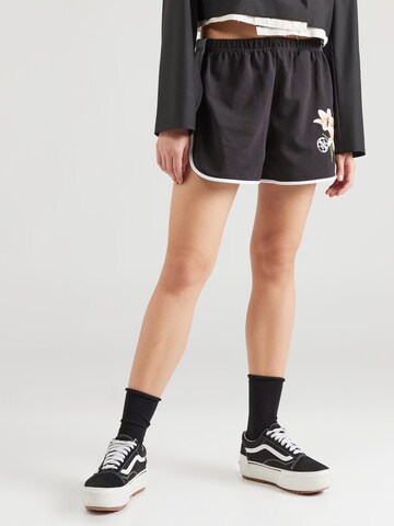 GUESS Regular Shorts 'Zoey' in Schwarz: predná strana