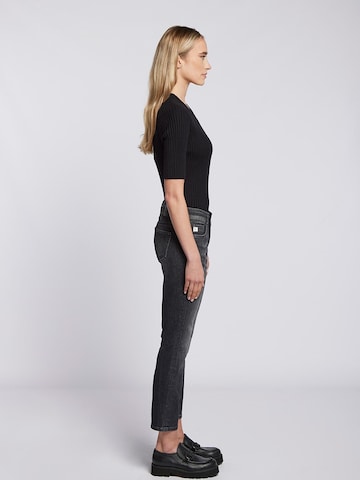 Goldgarn Regular Jeans in Zwart