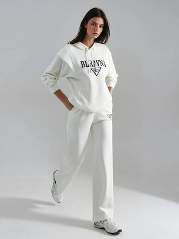 Hiccup Broekpak in Wit: voorkant