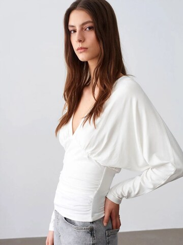Maglietta di Dilvin in bianco
