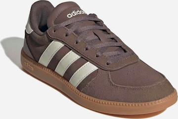 brūns ADIDAS SPORTSWEAR Brīvā laika apavi 'BREAKNET SLEEK': no priekšpuses